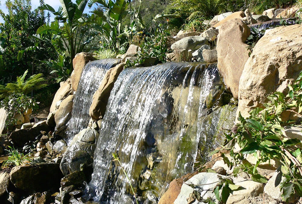 Vista Point | 15′ Wide Pondless Waterfall